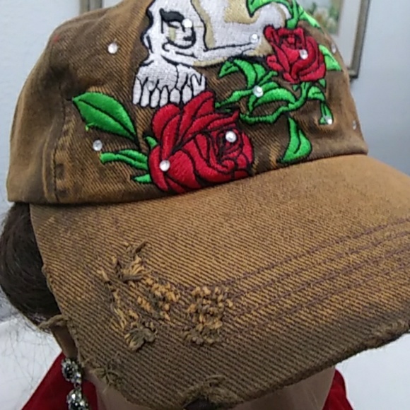 Hat/Skull n Roses - Picture 2 of 4